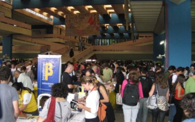 Festa do livro da USP oferece obras pela metade do preço