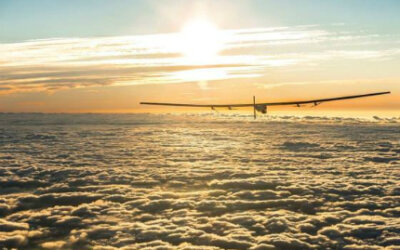 Avião solar faz voo recorde de 40 horas