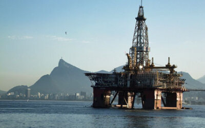Na contramão, o Brasil aumenta, em vez de reduzir, a tributação sobre petróleo e gás